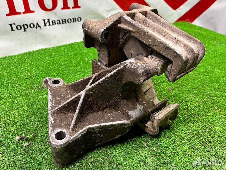 Кронштейн МКПП коробки передач Opel Vectra B