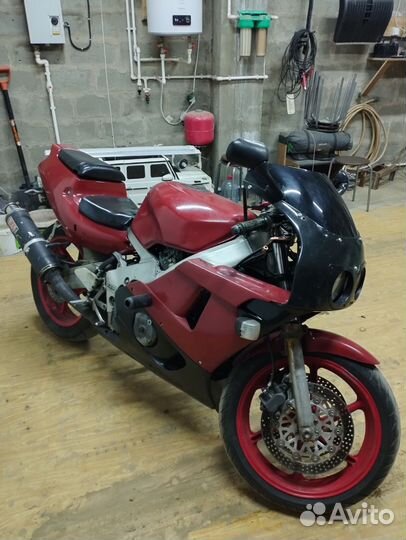 Мотоцикл Honda CBR 400