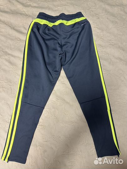Продам новые спортивные штаны Adidas 128