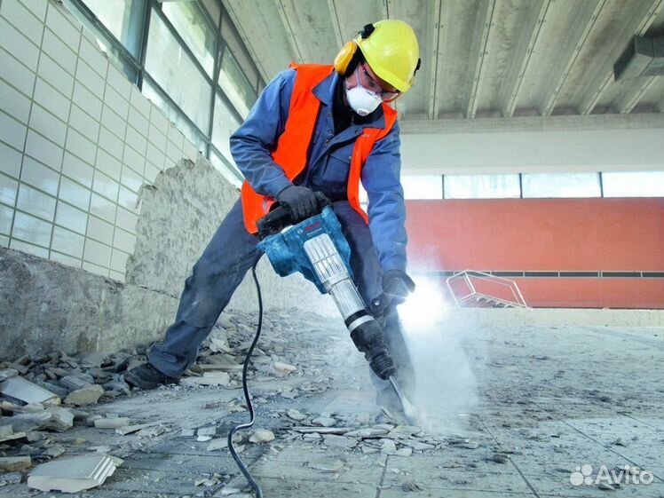 Hilti 700 отбойный молоток. Демонтаж бетонных перегородок. Разнорабочий демонтаж. Оказание услуг по демонтажу. Демонтаж стен.
