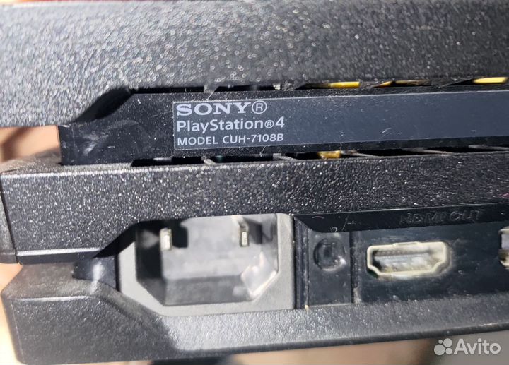 Playstation 4 pro. 2 геймпада