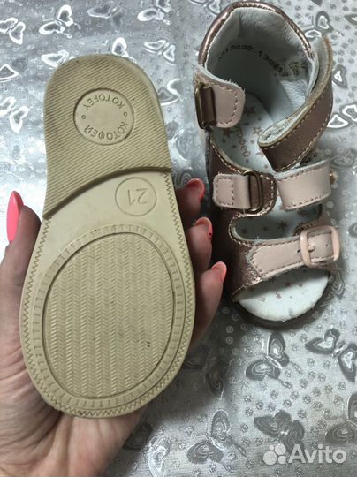 Сандалии для девочки новые
