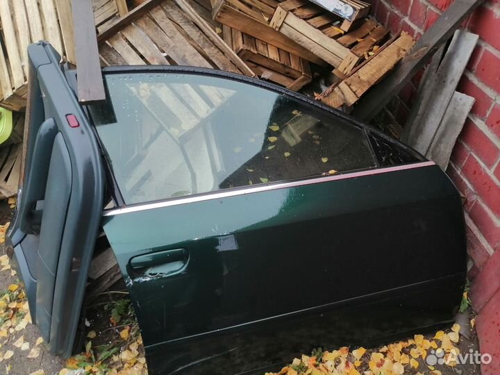 Продам стекла аудио переднее правое и заднее ле