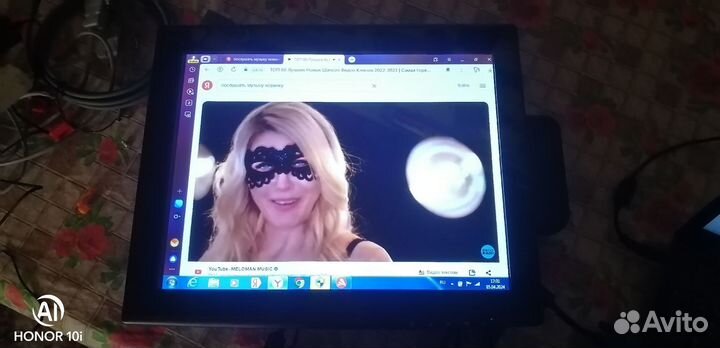 Монитор с считывателем магнитных карт