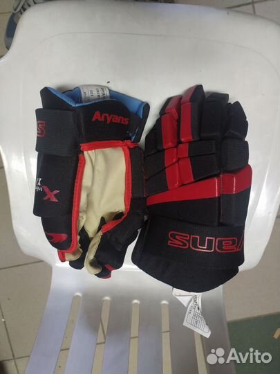 Клюшки хоккейные,перчатки хоккейные