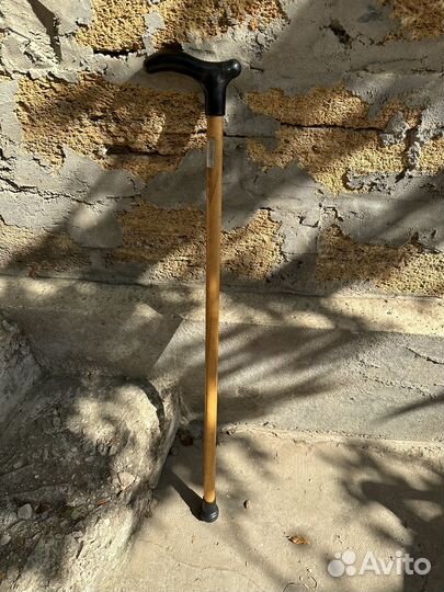 Трость для ходьбы деревянная