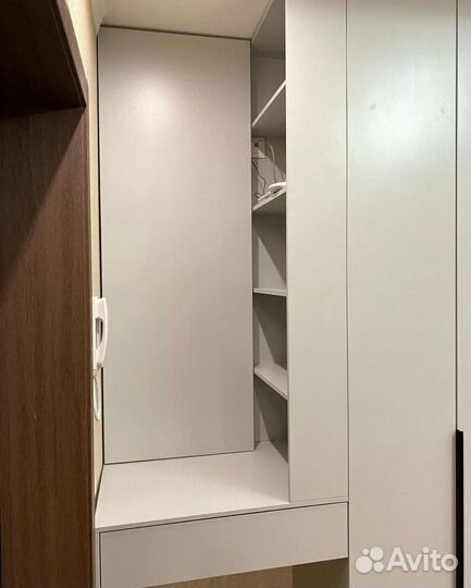 Шкаф распашной