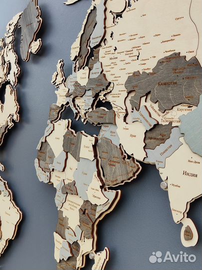 Карта мира на стену из дерева