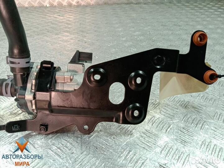 Помпа Audi Q8 2022 4M0965567