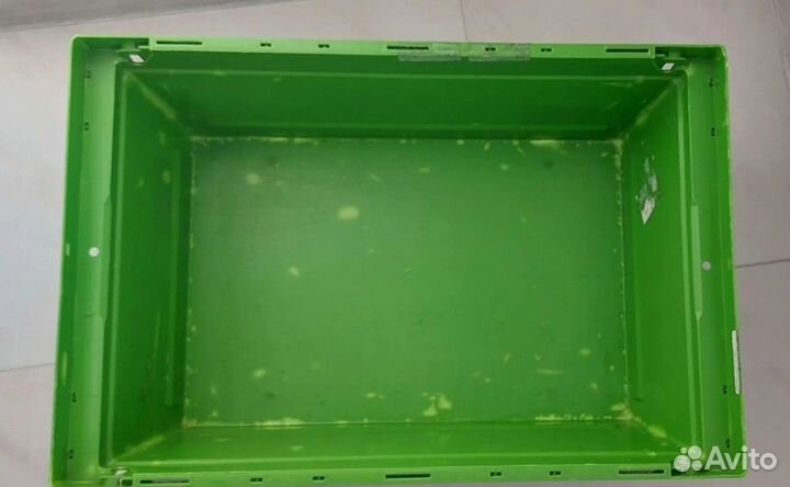 Пластиковые ящики с крышками