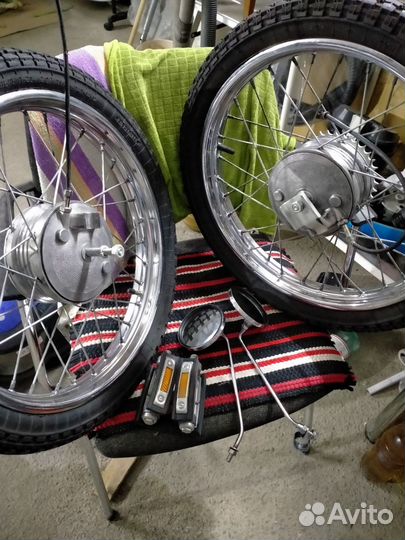 Педали, колеса, зеркала для мопеда Рига4