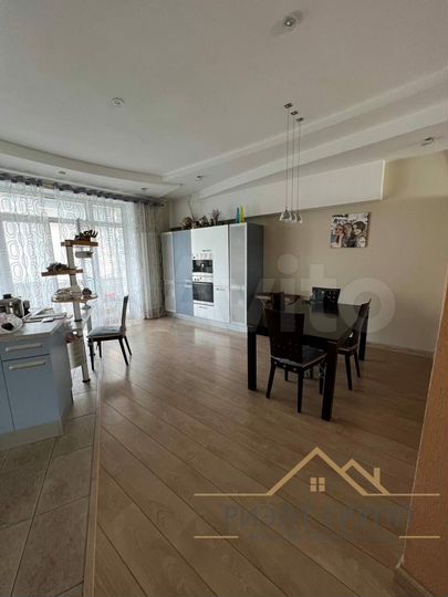 4-к. квартира, 185 м², 4/9 эт.