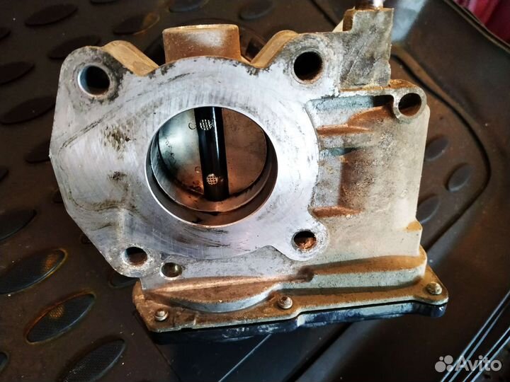 Дроссельная заслонка Toyota Vitz 1KR-FE