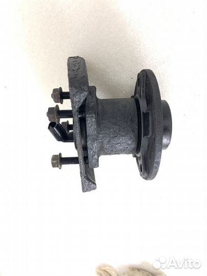 Ступица колеса задняя левая Opel Zafira B Z18XER