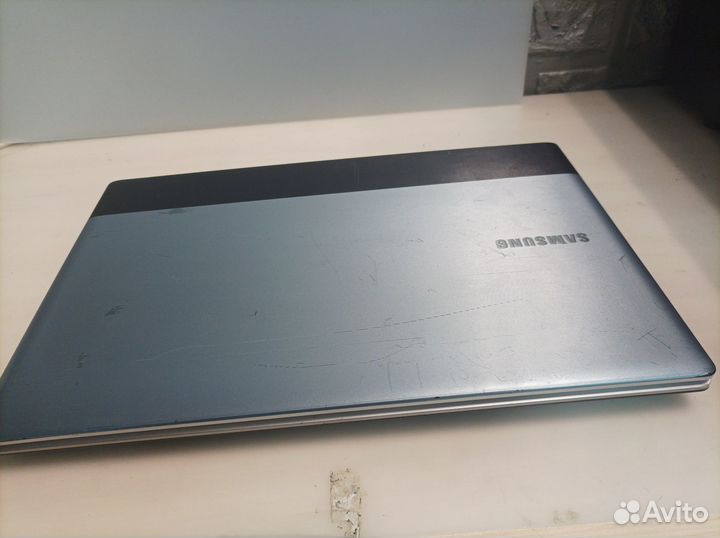Ноутбук Samsung i5/8GB/GT520M SSD+HDD