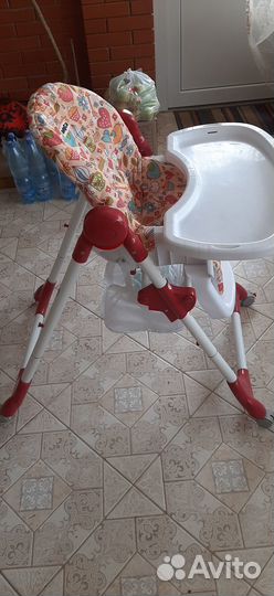 Продаю Детский стульчик для кормления BebyTon