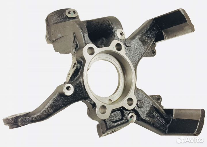 Isuzu D-Max I Кулак Поворотный