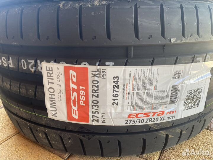 Kumho Ecsta PS91 245/35 R20 и 275/30 R20
