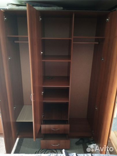 Шкаф
