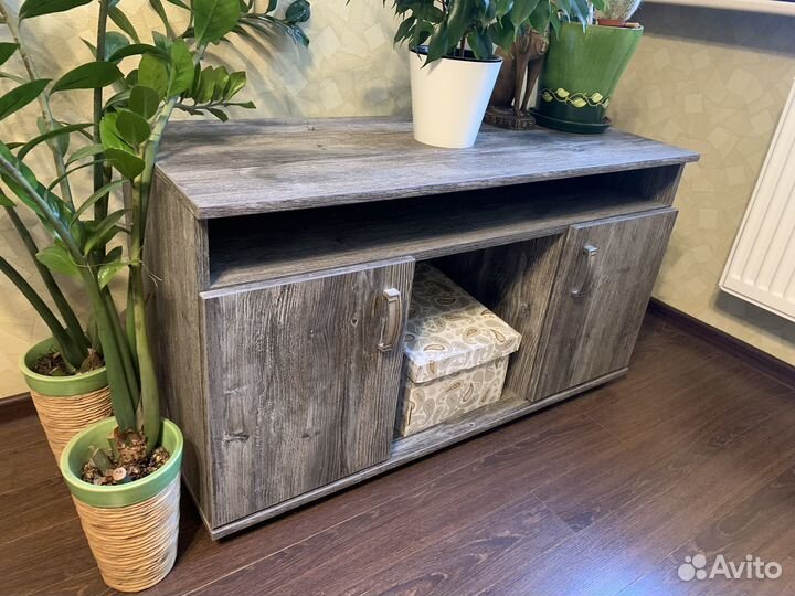 Компьютерный стол, тумба под телевизор, шкаф