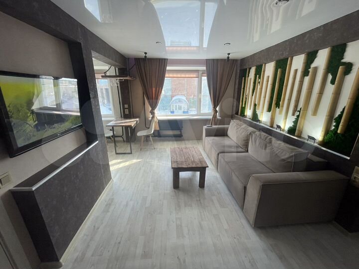 2-к. квартира, 42 м², 1/5 эт.