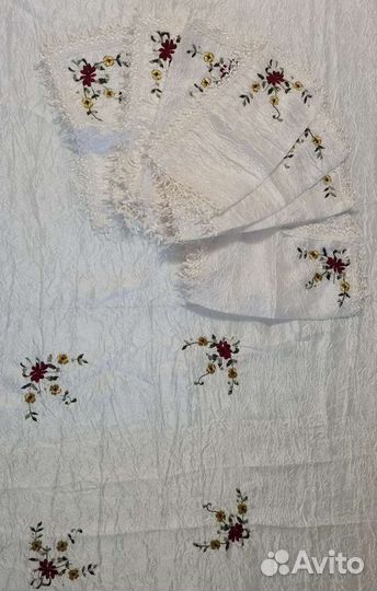 Скатерть с салфетками