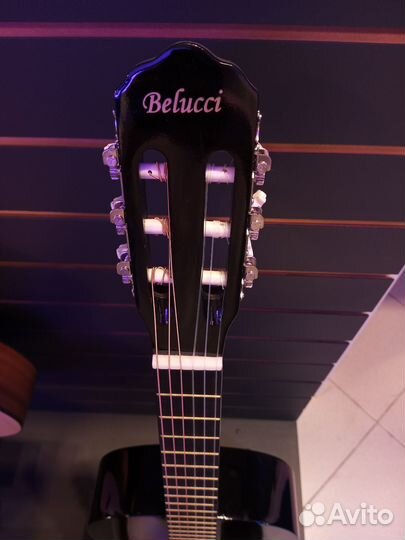 Гитара с нейлоновыми струнами