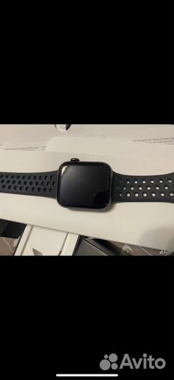 Часы apple watch se 44 mm nike 2022