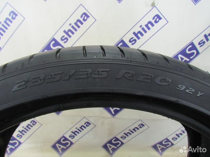 Pirelli P Zero PZ4 235/35 R20 99G