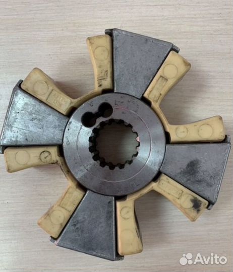 Муфта гидронасоса Hitachi ZX330