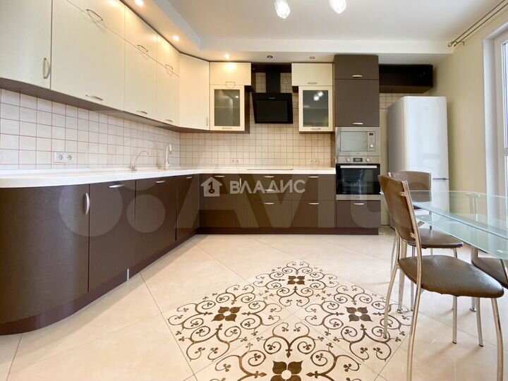 3-к. квартира, 107,2 м², 22/25 эт.