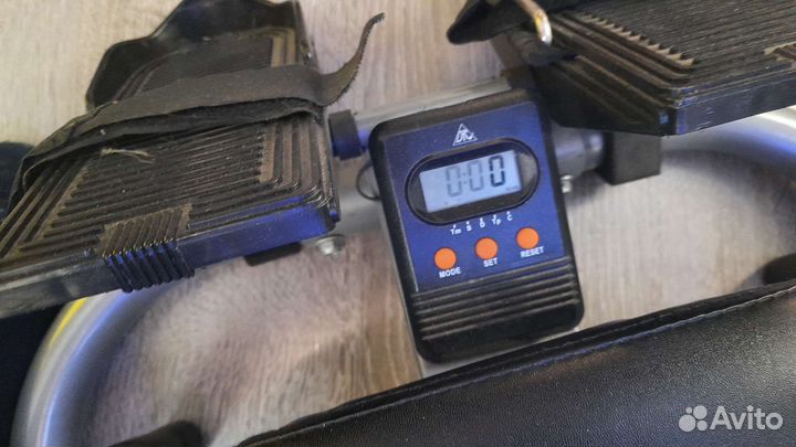 Гребной тренажер DFC