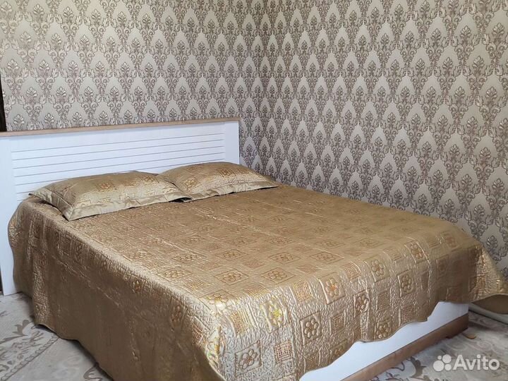 Покрывало на кровать новое