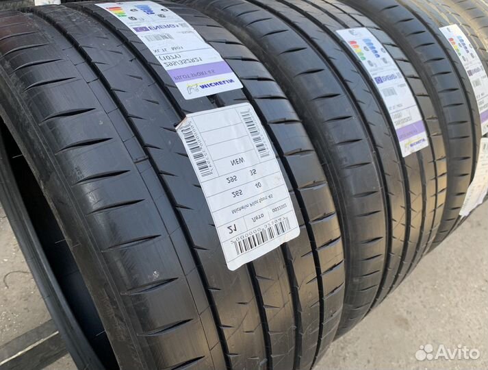 Michelin Pilot Sport 4 S 295/35 R21 и 265/40 R21