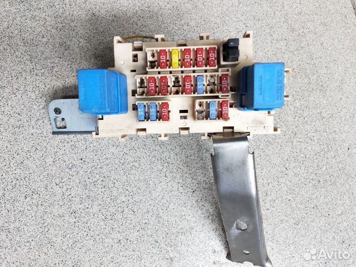 Блок предохранителей Nissan Note E11 Qashqai J10