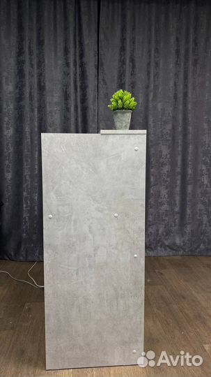 Ресепшен, столик