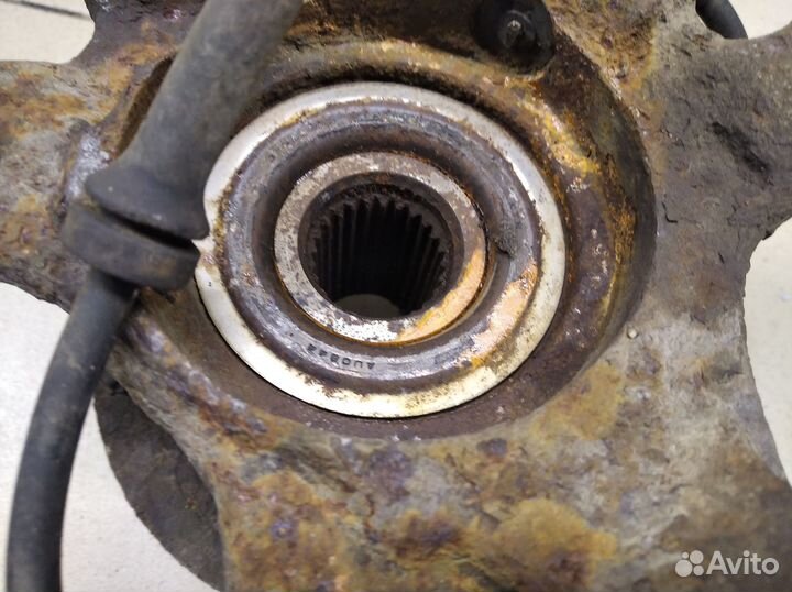 Кулак поворотный передний левый Almera N16 2000-20