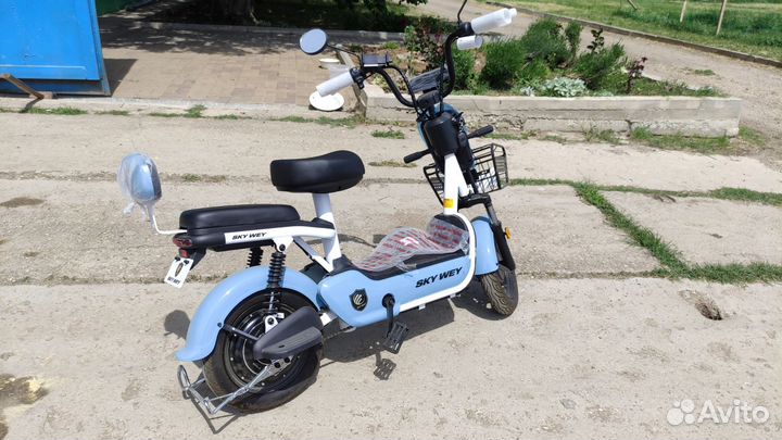 Электроскутер SkyWey