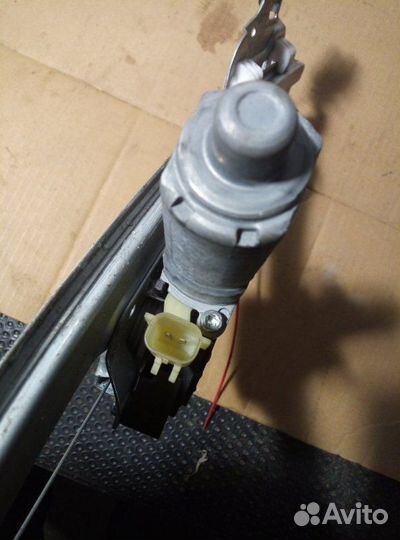 Стеклоподъемник задний левый Chevrolet Aveo T300