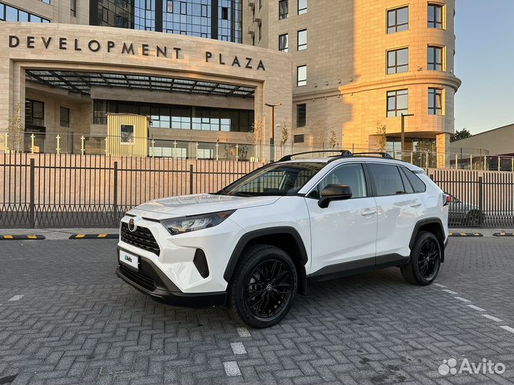 Toyota RAV4 2.5 AT, 2021, 40 165 км
