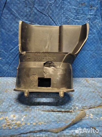 Воздухозаборник Renault Logan 2 L8 H4M 2018