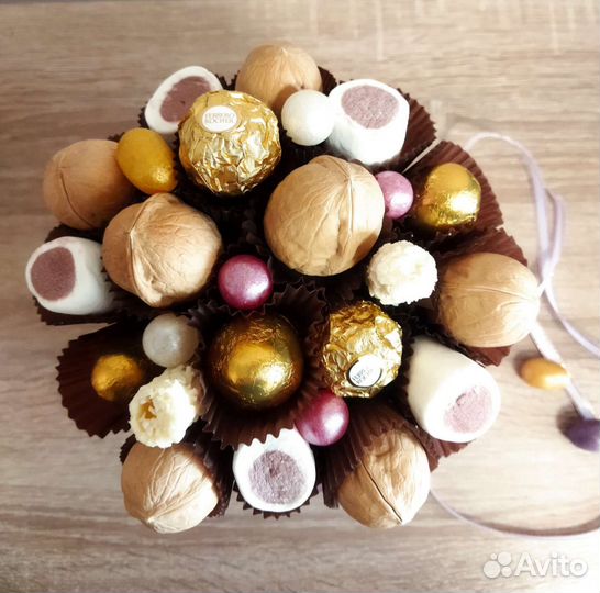 Подарочный набор, букет из орехов и шоколада