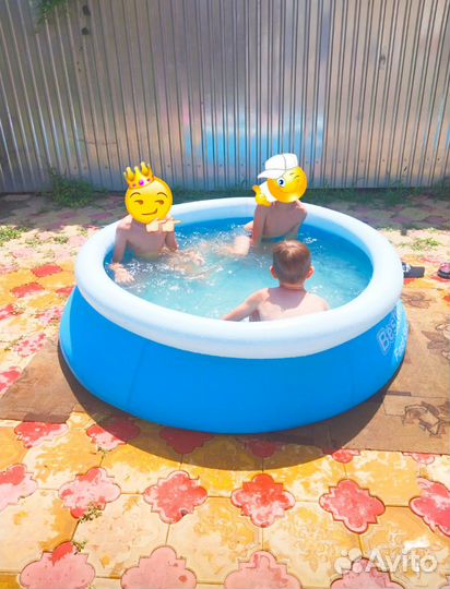 Детский надувной бассейн новый