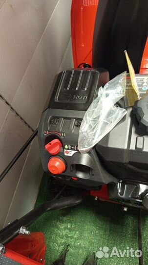 Снегоуборщик бензиновый BR-756S