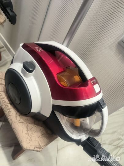 Пылесос LG Elektroniks lnk