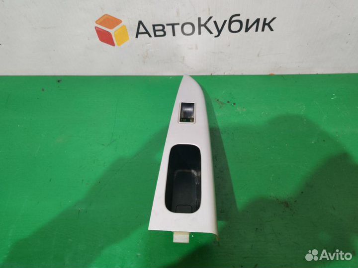 Накладка кнопок стеклоподъемника задняя левая