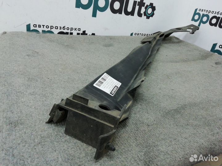 Уплотнитель переднего левого крыла 63829-1ZS0A