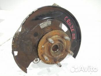 Кулак передний правый