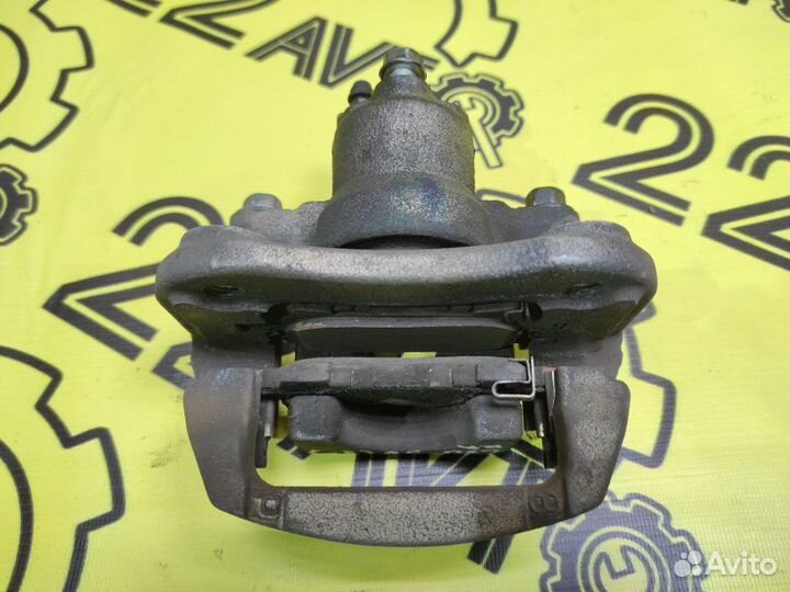 Суппорт задний правый Toyota Harrier GSU30 2grfe