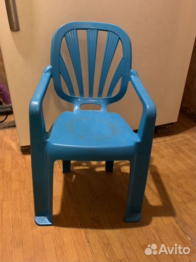 Детский пластиковый стул